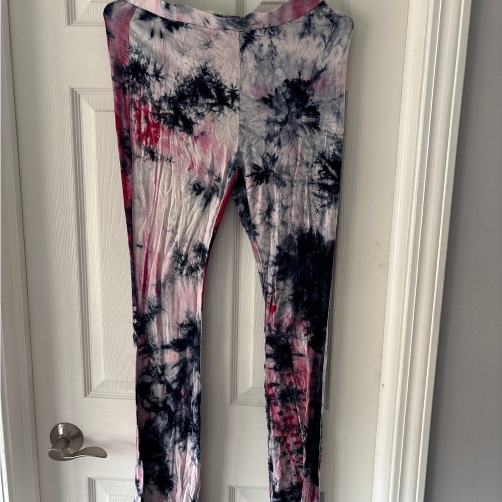Tie-Dye Leggings in Pink and Black